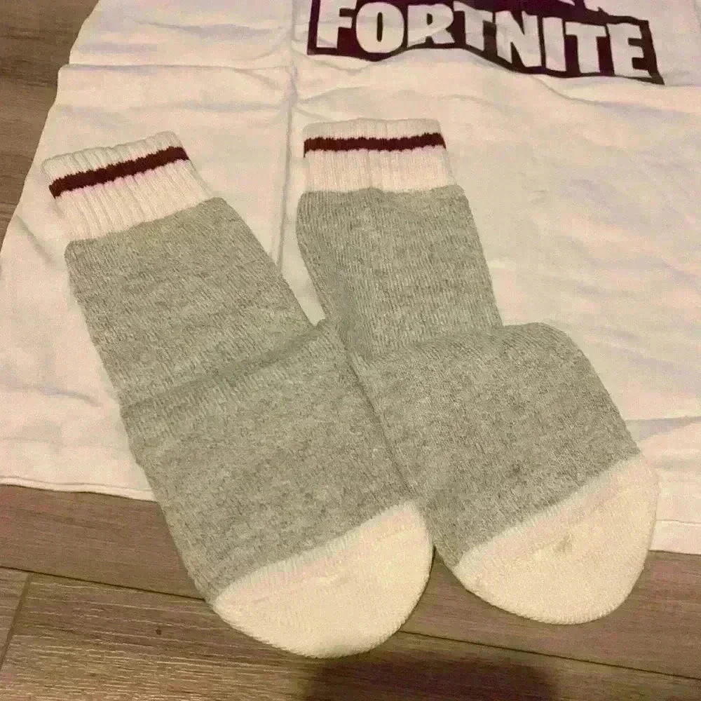 Fortnite Tshirt and Socks  Set - Picture 4 of 4